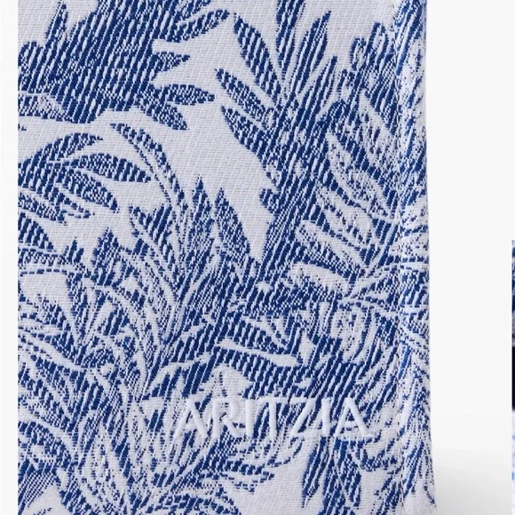 Aritzia Blue and White Patterned Keep Tote Bag Size One - Picture 4 of 10